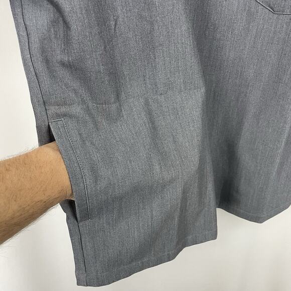 Figs Men's Size L Chisec Three Pocket Scrub Top Gray Technical Collection Shirt - Picture 3 of 6